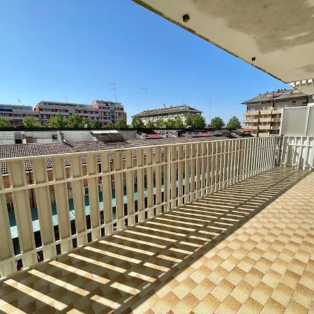 Modern For 6 Guests By The Pool-beahost *