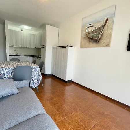Apartamento Modern For 6 Guests By The Pool-beahost
