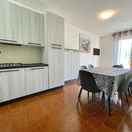 Modern For 6 Guests By The Pool-beahost *